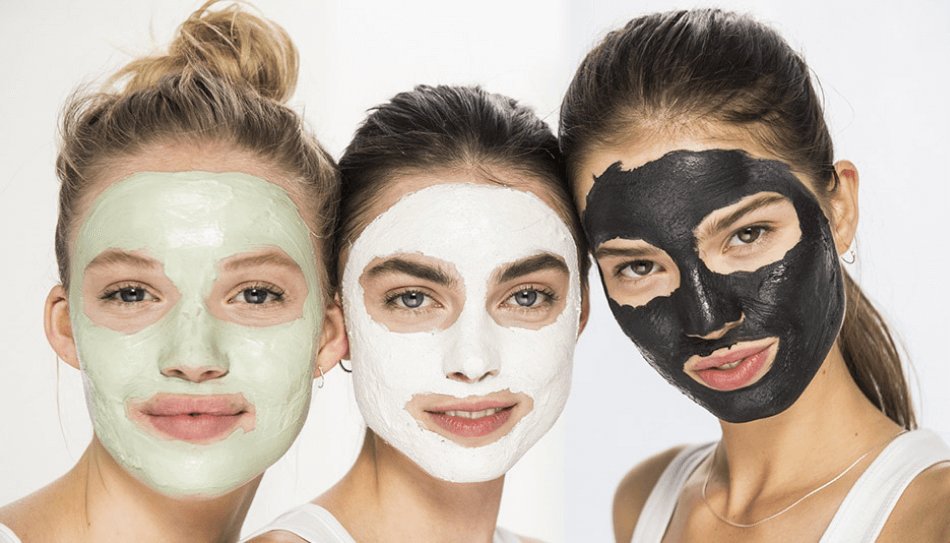 נשים עם קרמים בצבע שחור לבן ירוק גדול