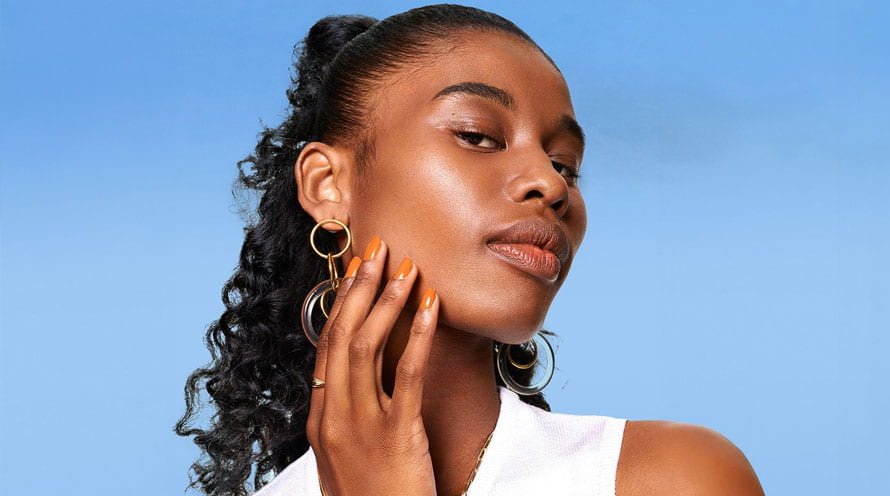 שגרת טיפוח עור בבוקר